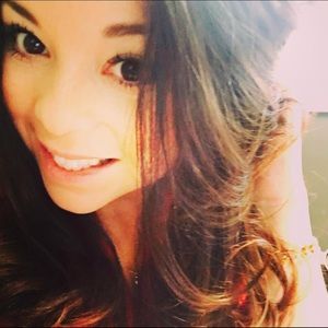 Meet your Posher, Carina